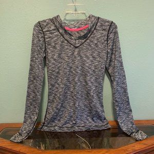 CUDDL DUDS FLEX FIT ATHLETIC V NECK LONG SLEEVE W/THUMB HOLE TOP